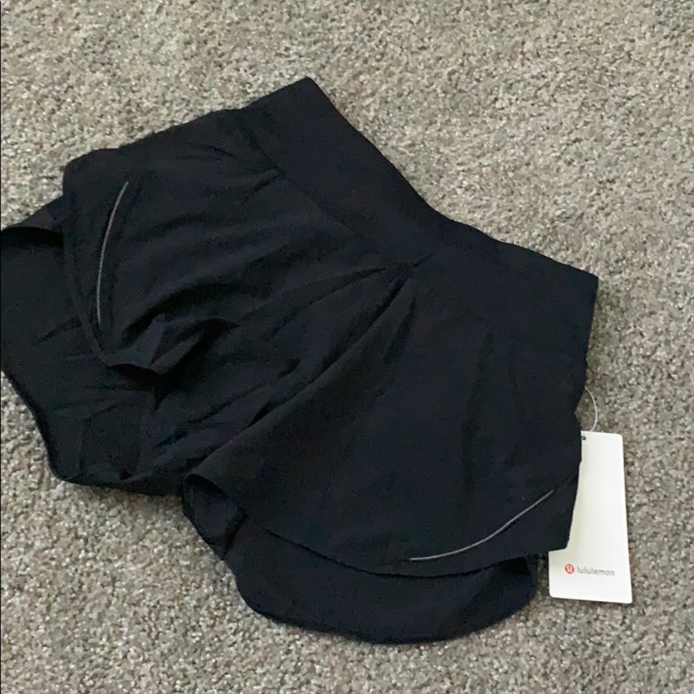 NEW! Run Off Route HR Short 4”